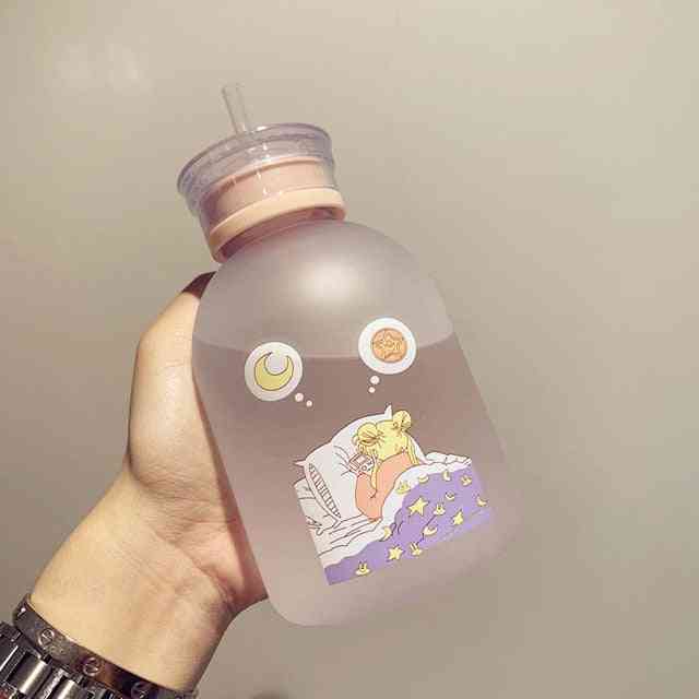 Průhledná plastová láhev na vodu kreslený lahve s matnou vodou nepropustné sklenice
