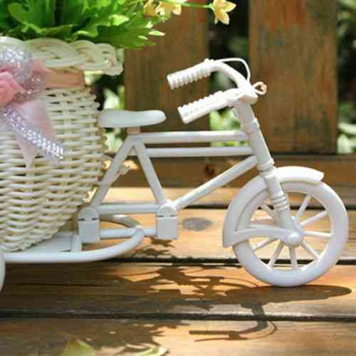 Plástico branco triciclo bicicleta design armazenamento cesta de flores, vasos de decoração de festa