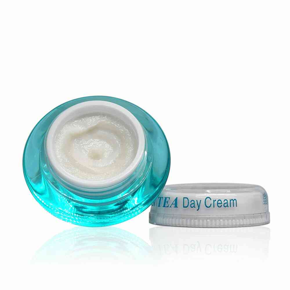 Day And Night Cream With Green Tea Extracts For Nourishing And Freckles