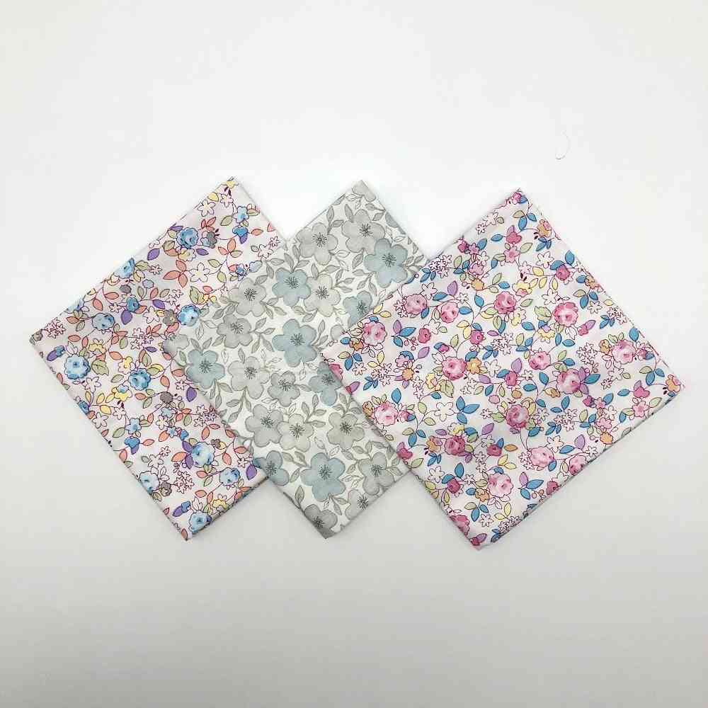 Bedruckte Taschentuchhandtücher mit Hunderten von zufälligen Farben und vielen Verwendungszwecken
