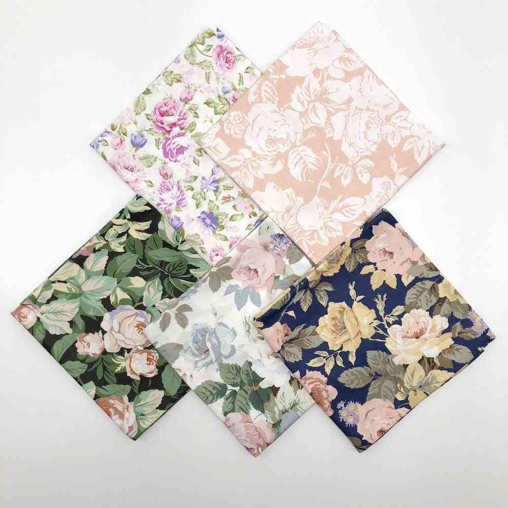 Bedruckte Taschentuchhandtücher mit Hunderten von zufälligen Farben und vielen Verwendungszwecken