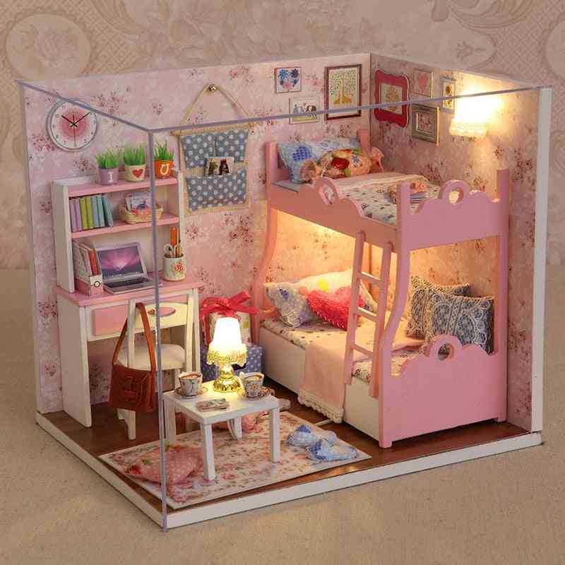 Modelová dřevěná hračka - nábytek domečky pro panenky casa de boneca