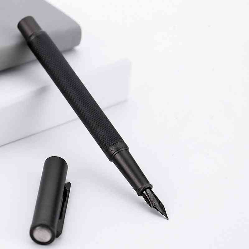 Mustekynä - täysmetallinen kynä, ruostumaton teräs musta / valkoinen klassinen mustekynä, jonka kärki on 0,5 mm