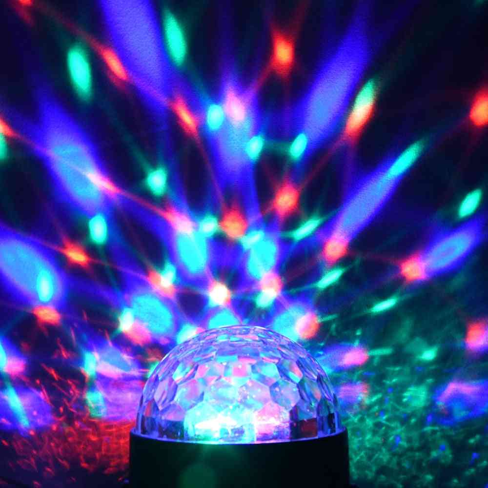 Ledet disco lys musikk lyd aktivert scene mini roterende laserprojektor julefest show effekt lampe med kontroll - EU plug