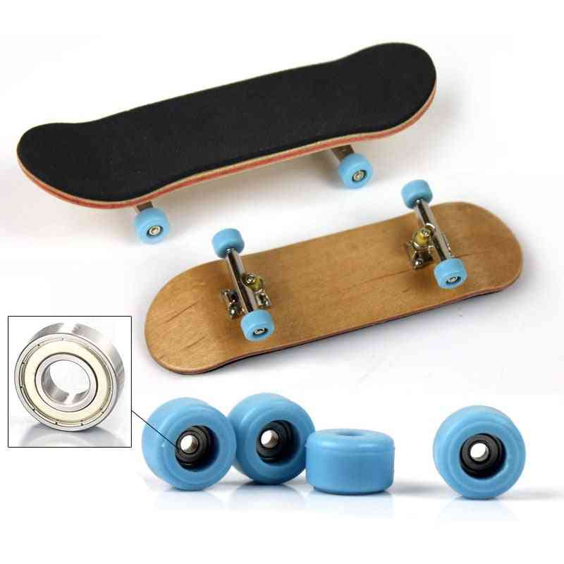 1 Set Of Wooden Finger Skateboard Toy For Adults/kids