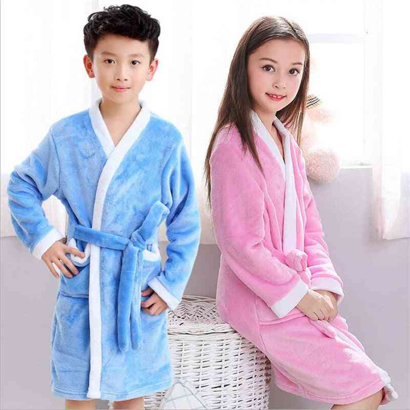 Mehki flanelasti kopalni plašči - pižame, spalna oblačila za fantovske spalne srajce