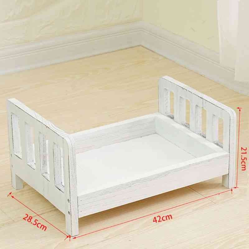 Fotografija novorođenčeta rekvizit drveni krevet