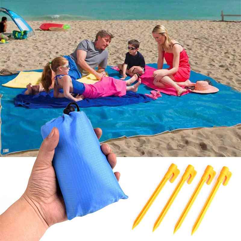 Vonkajší kemp pohodlná skladacia nepremokavá plážová podložka na piknik s vetruvzdorným klincom