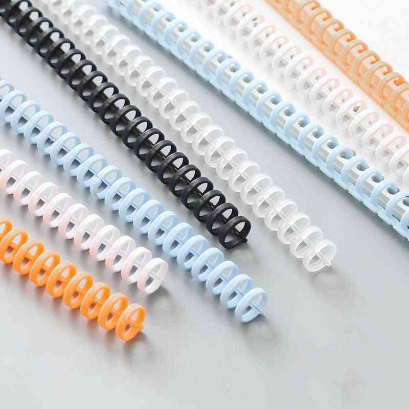 Plastpapir bindemiddel løv-blad manuel ring spoler notesbog spiral booking strip bar (tilfældig farve)