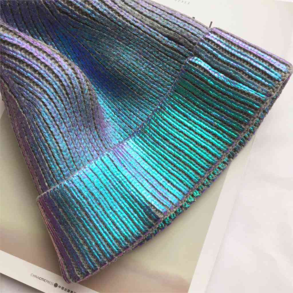 Berretto laser riscaldante invernale lavorato a maglia da donna