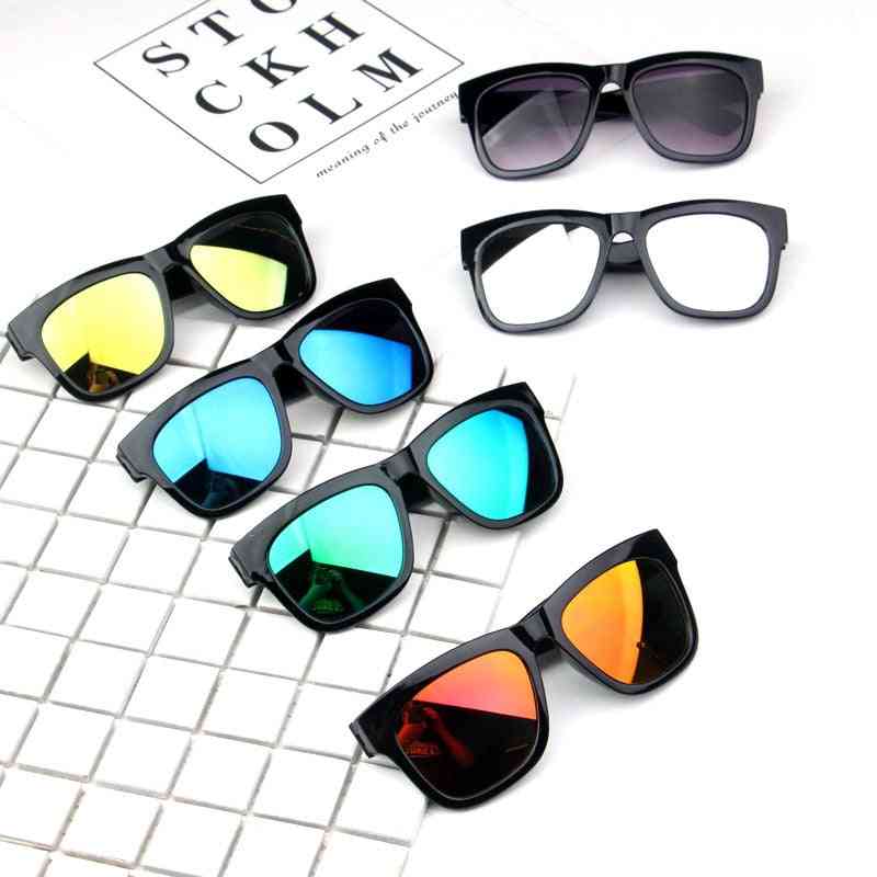 Design carré, lunettes de soleil élégantes