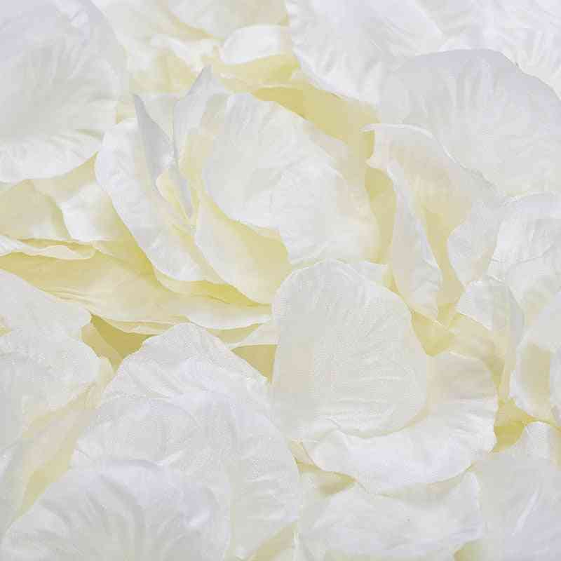 Svilene umjetne latice ruže za uređenje vjenčanja