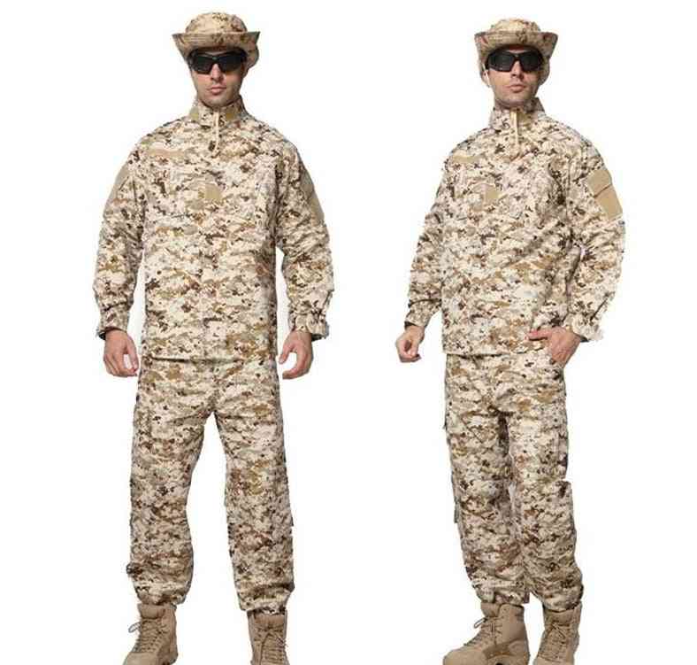 Taktický vojenský voják, venkovní boje, sady kamuflážních kalhotek acu