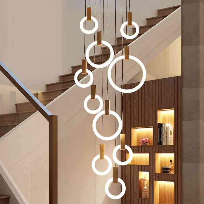 לד מודרני, תקרה מעץ, טבעת אקרילית ומדרגות, מנורות תלויות תלויות