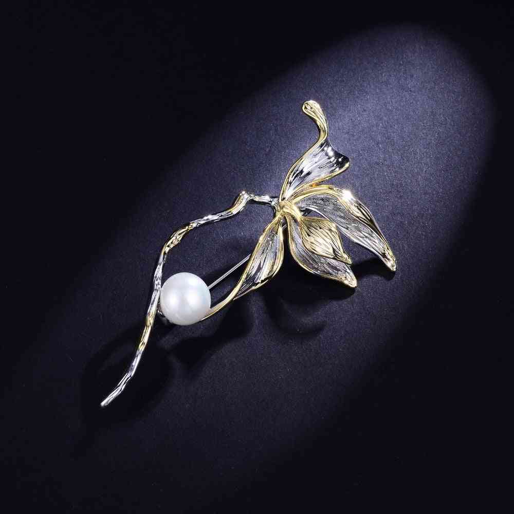 Classic Freshwater Pearl Flower Brooches Female Tulip Silver Color Pin  (silver)