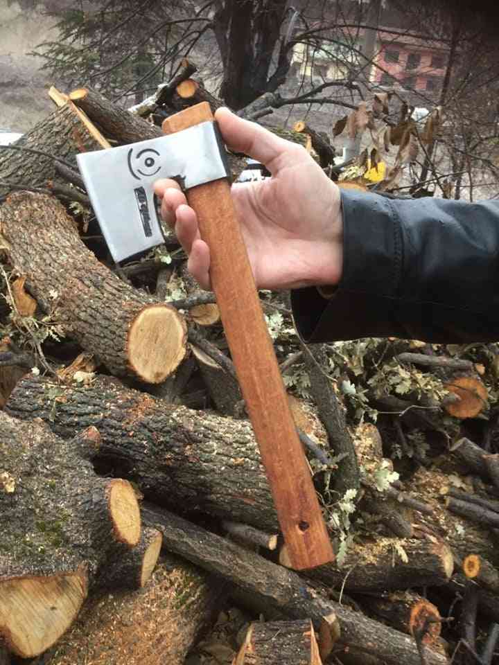 „mini topor de camping, mâner din lemn