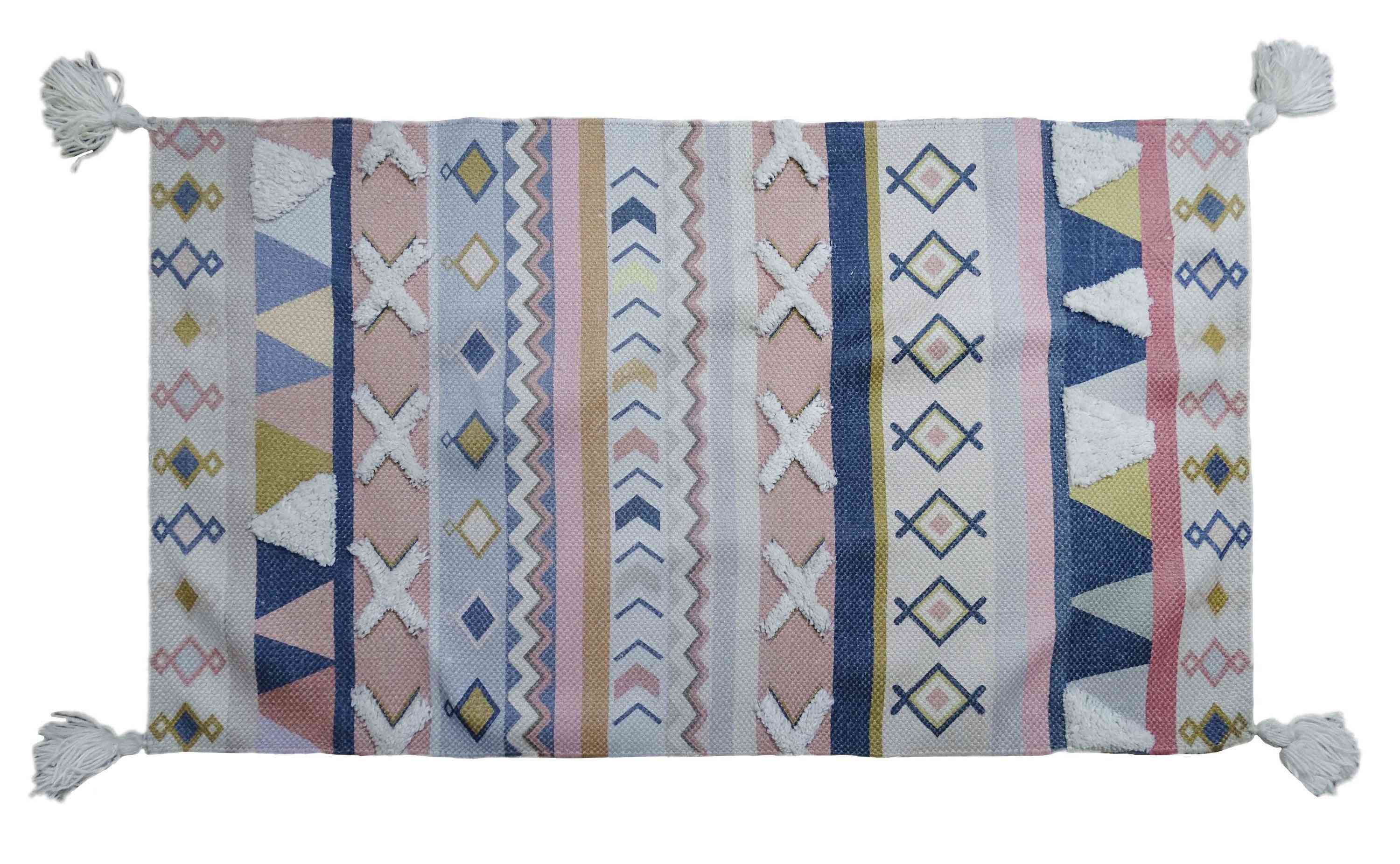 Akcentný koberec s rohovými strapcami
