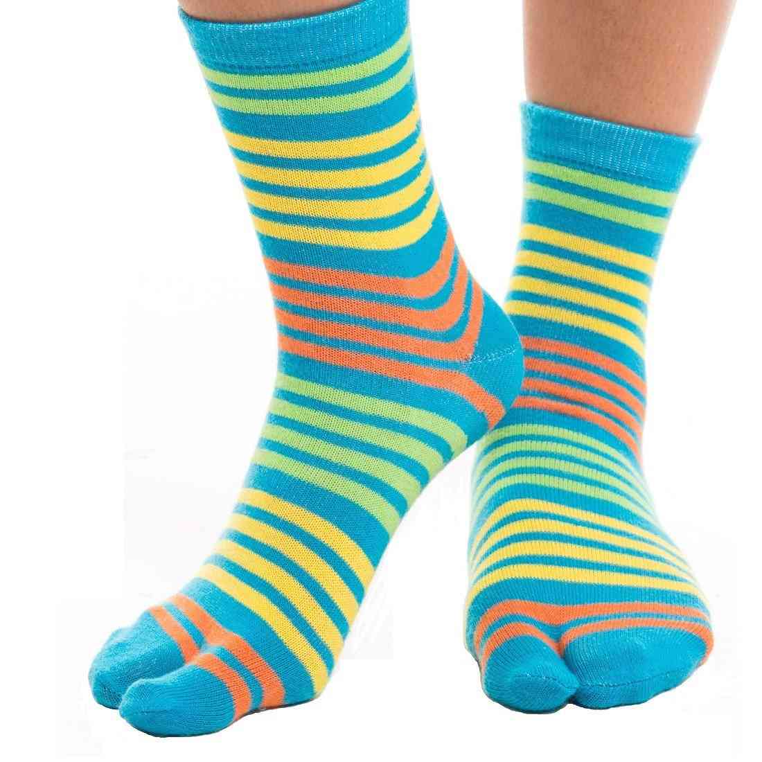 Blå, gule stribede flip -flop tabi sokker