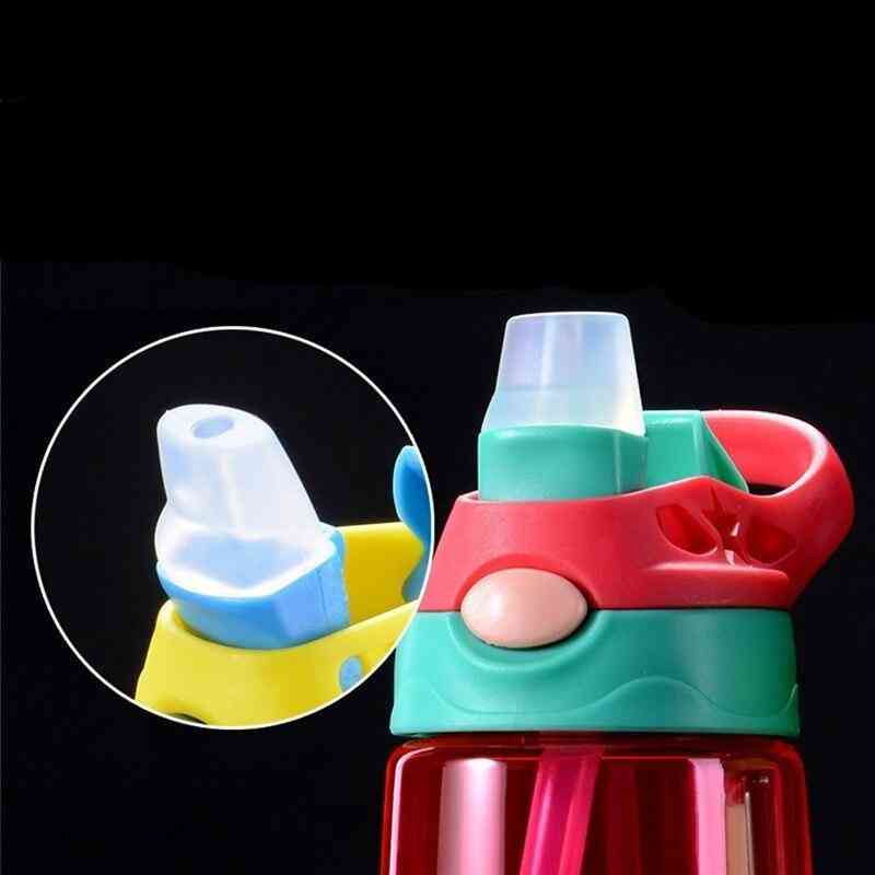 детска бутилка за вода със сламен капак и дръжка