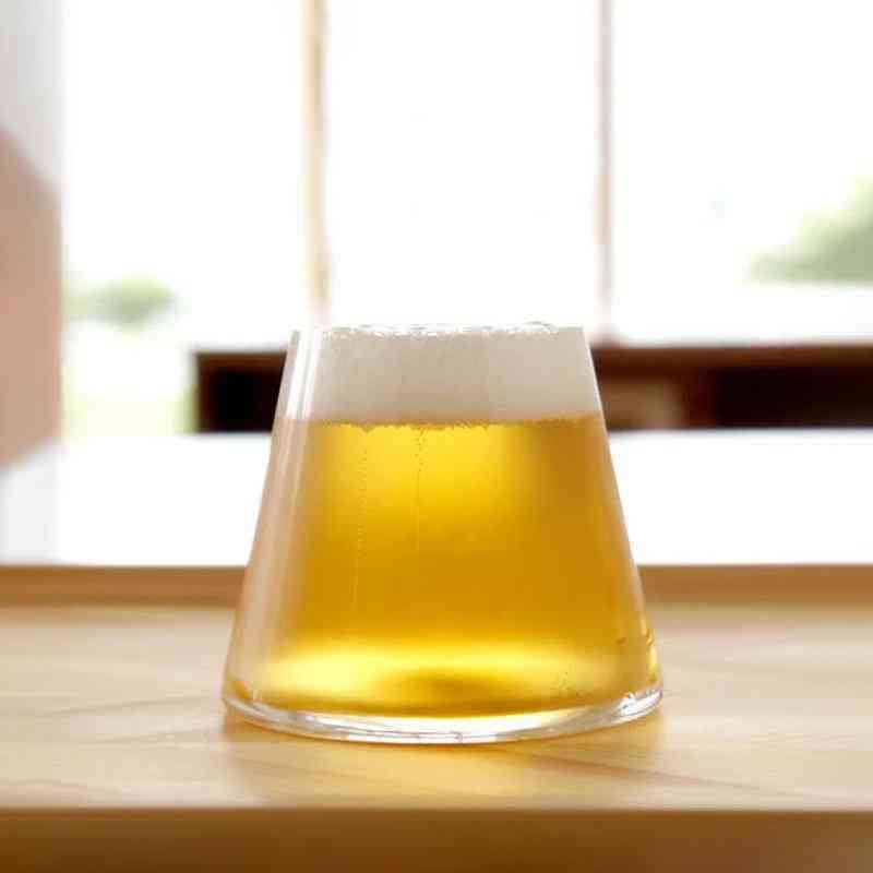 специално проектирана чаша за бира