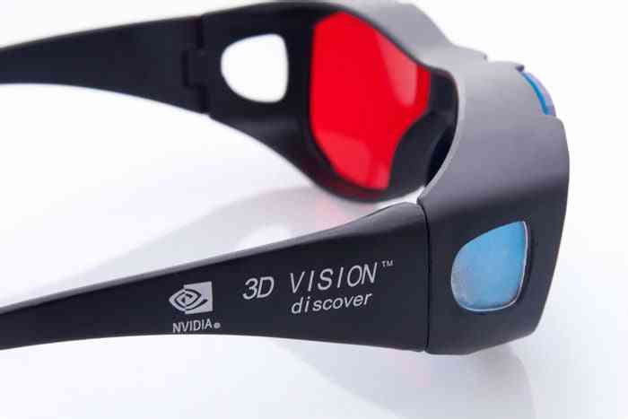 červené a modré azurové, anaglyfové 3D plastové brýle
