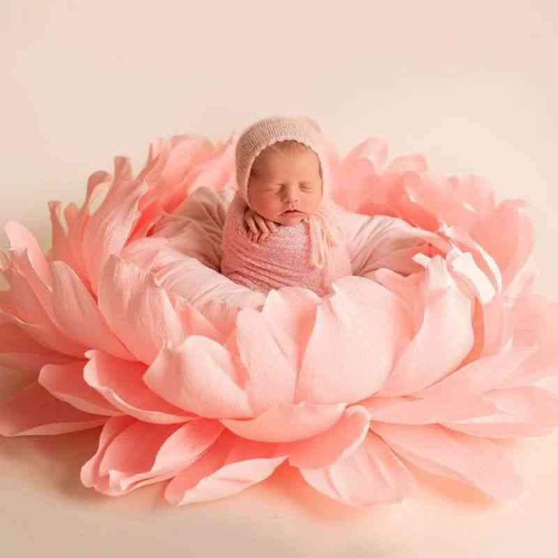 Baby Flower Shaped Posing Container Photography Prop