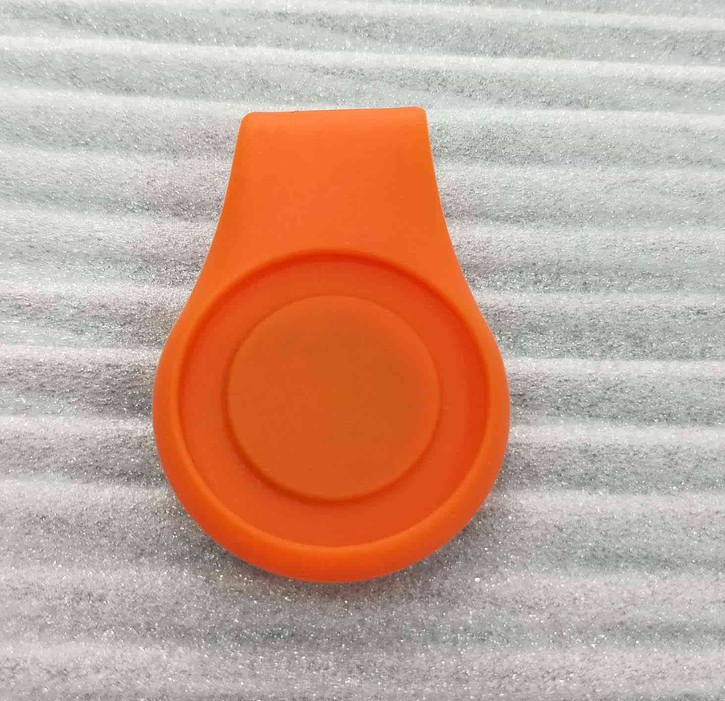 Porte-marqueur de balle de clip de chapeau de golf en silicone avec une forte attache magnétique à vos vêtements de ceinture de bord de poche