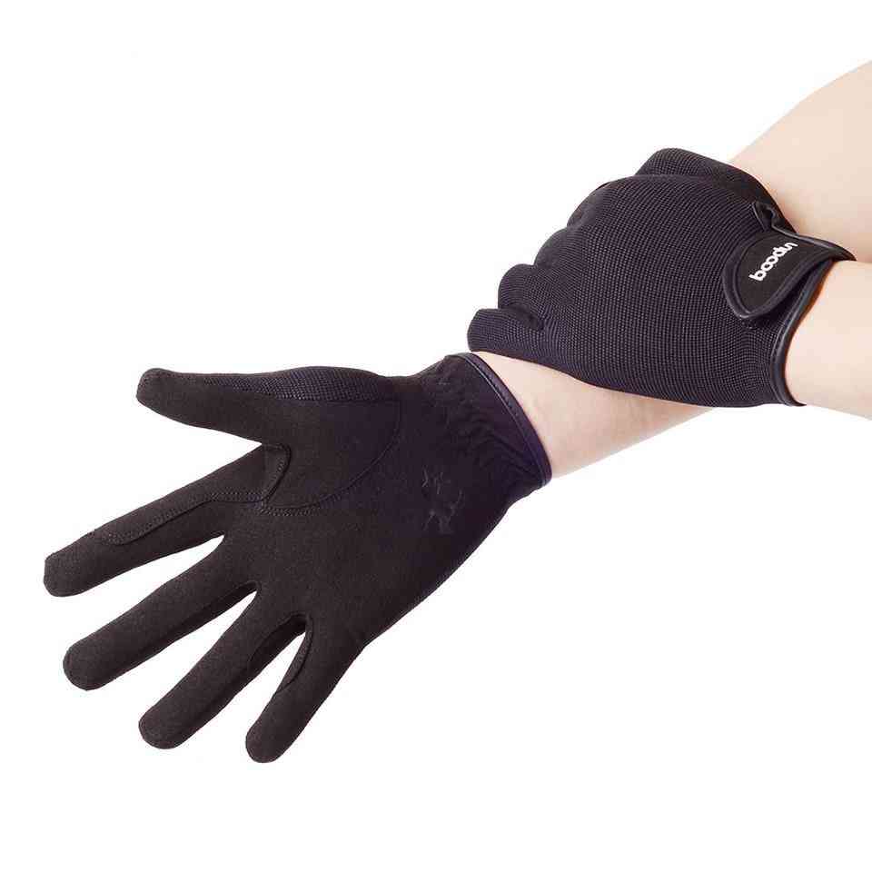 Vybavení dostihových rukavic
