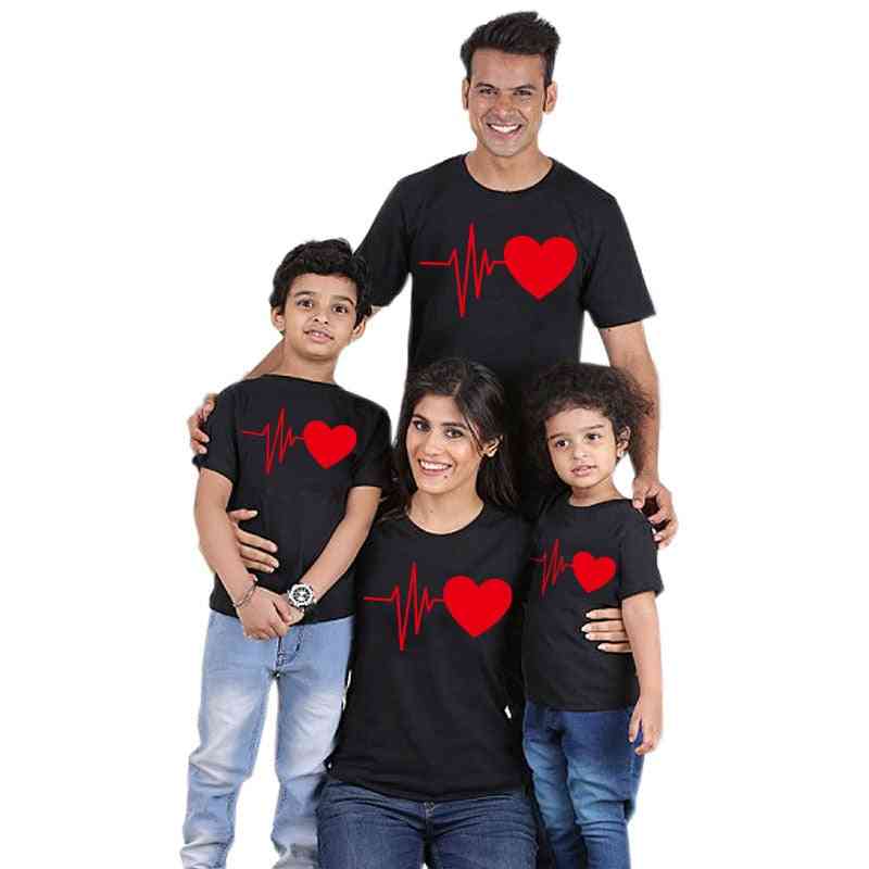Christmas- Lovely Mom, Dad, Kid T-shirt Set-a