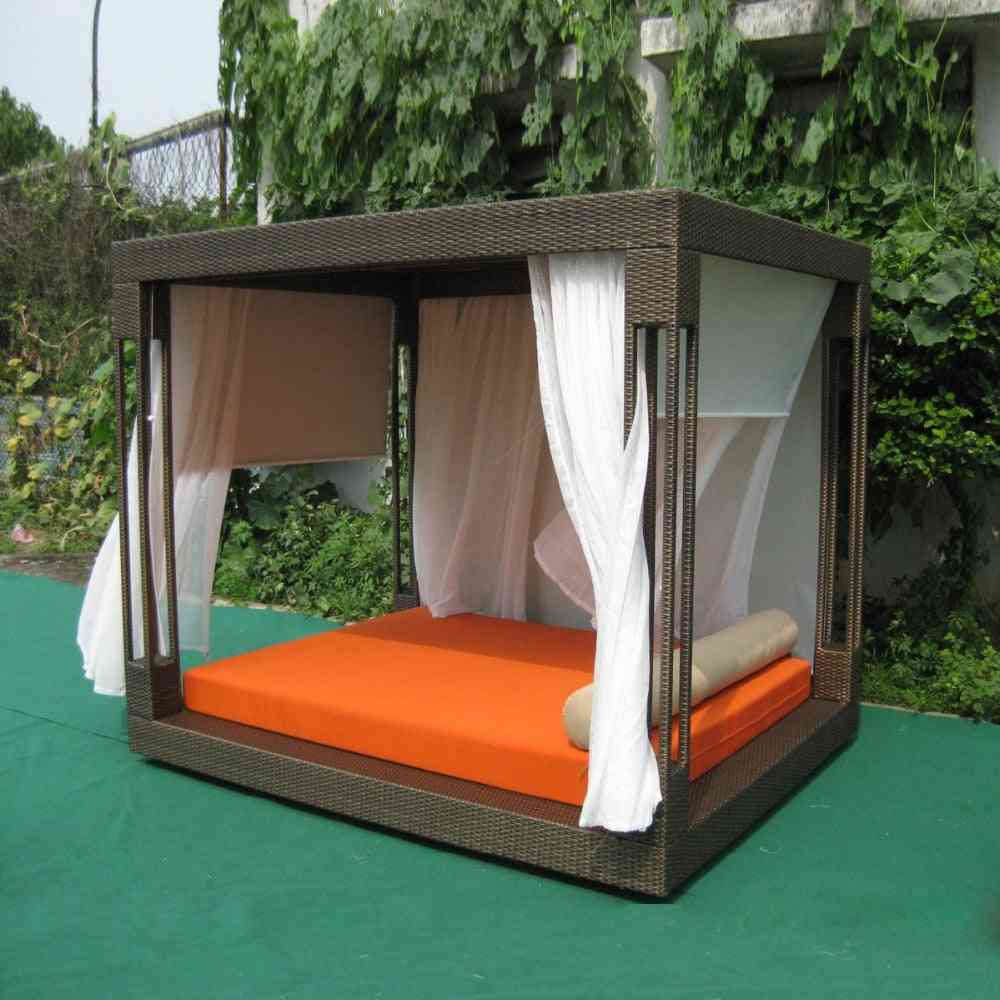 Najbolj priljubljena pohištvena dnevna postelja iz ratana z baldahinom