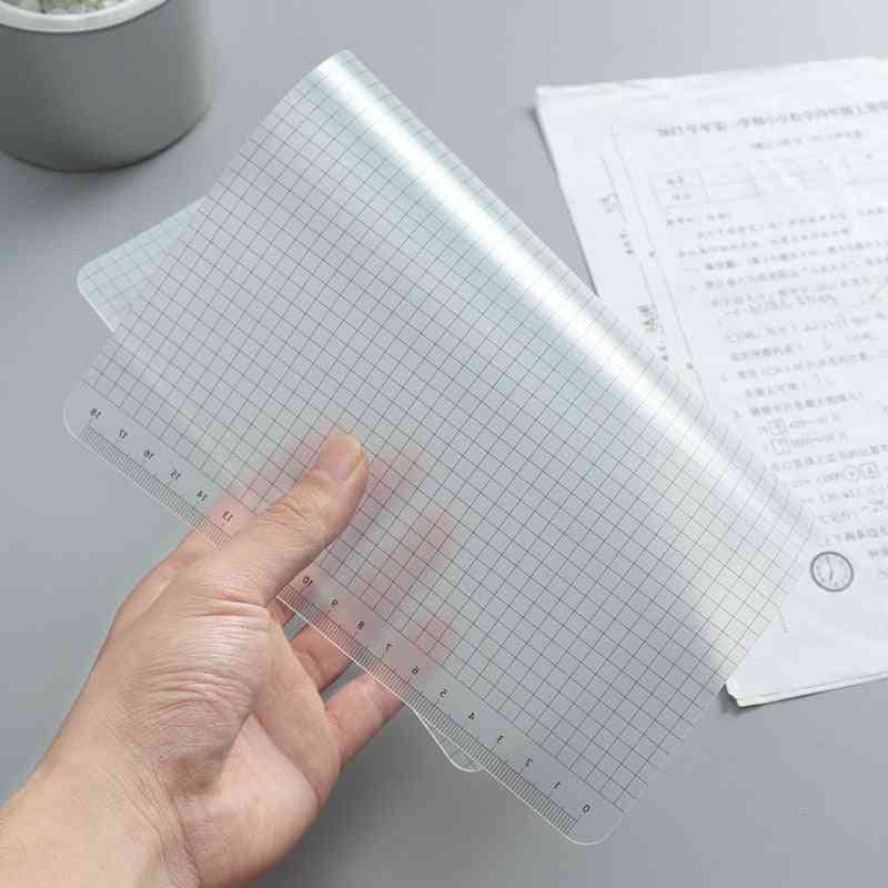 Linealplade af transparent plast