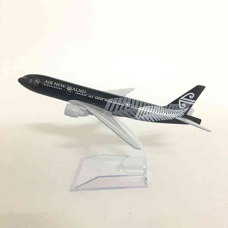 Aircraft Diecast Metal- Air Boeing Model Airplane