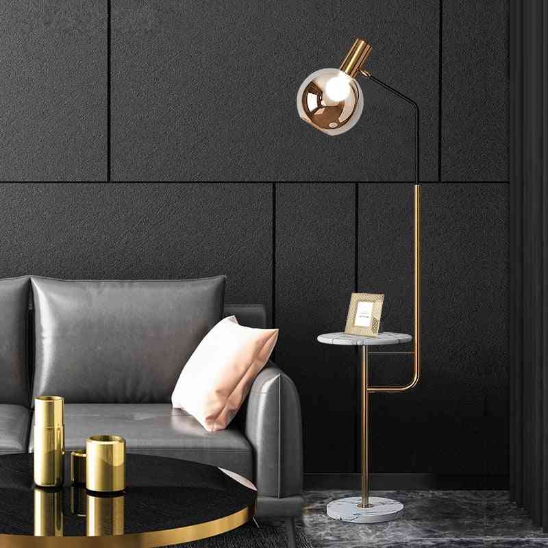 Moderní lehká kreativní elegantní svislá LED stojací lampa, dekorativní lampa.