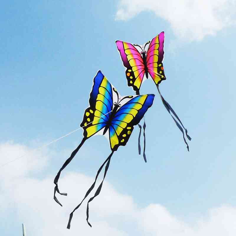 Butterfly Kite, Flying