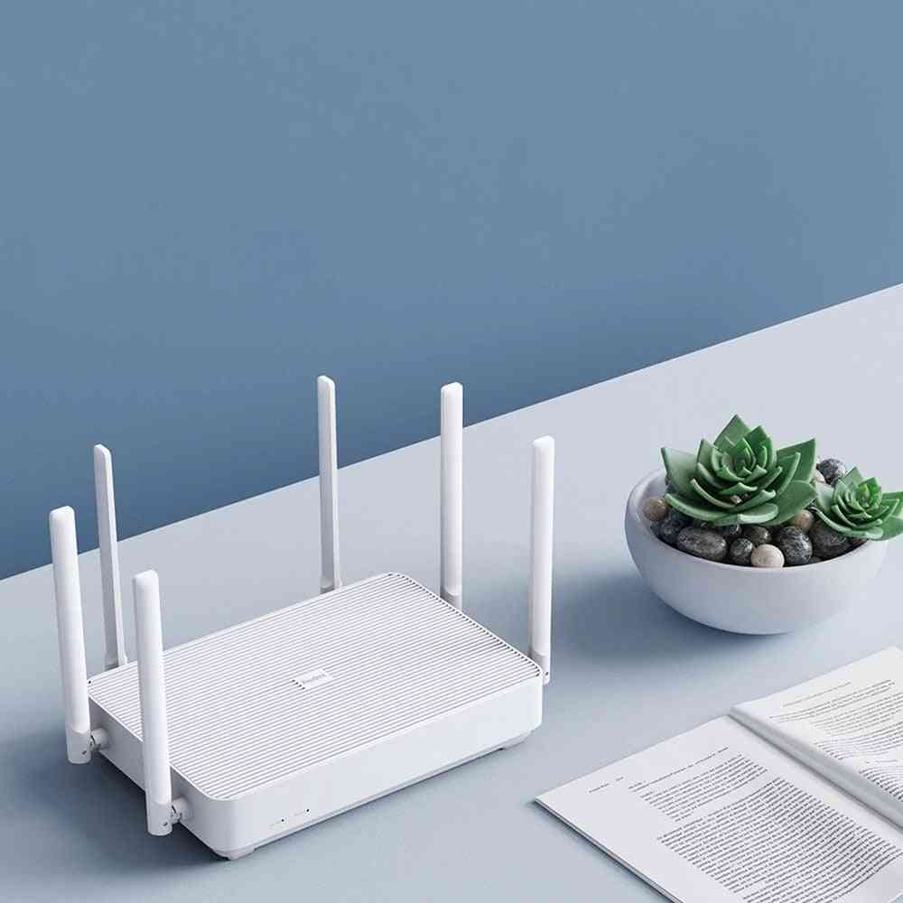 Ax6 -reitittimen kaksikaistaiset wifi 6 -antennit tukevat 248 maksimi päätelaitetta