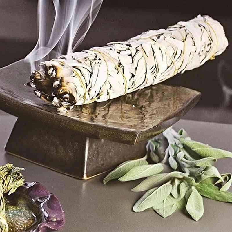 Sage Pure Leaf- Purification Smoking, Indoor Fragrance, Cedar Sticks