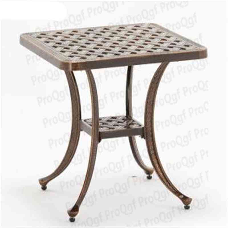 Ngryise  Villadom Star Iron Table