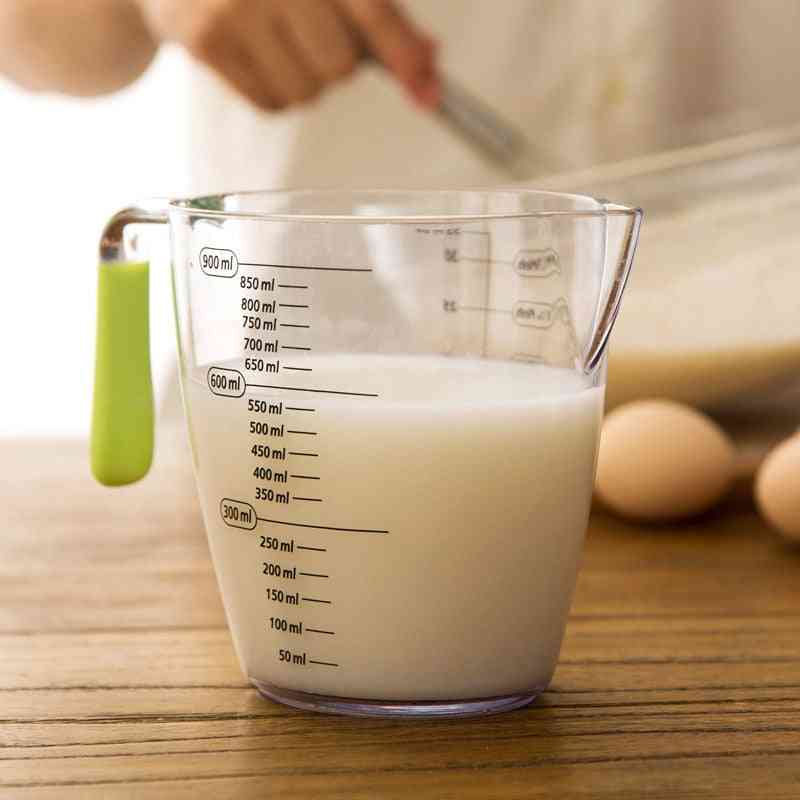 Plastic Measuring Cups With Scale Baking