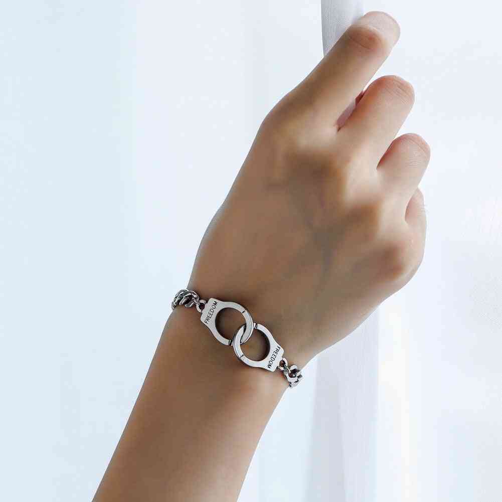 Justerbar pulseras armbånd kvinder håndjern bogstaver håndled smykker